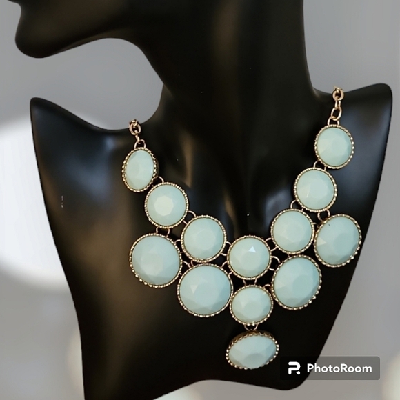 3/$30 Mint Circle Bib Statement Necklace - Picture 1 of 8
